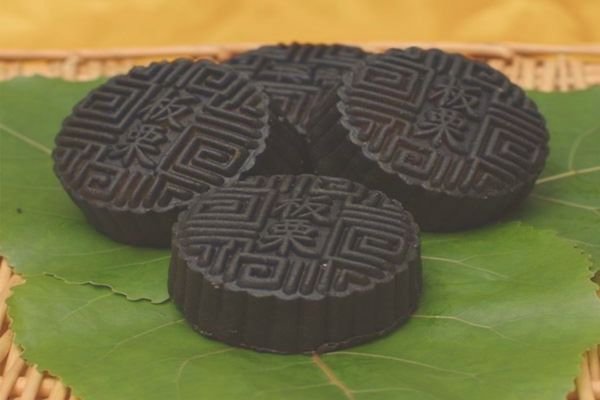 Mooncakes with Black CTB